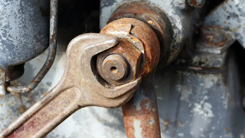 Stuck threaded joints